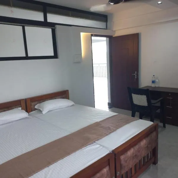 Serene Enclave, hotelli kohteessa Nedumbassery