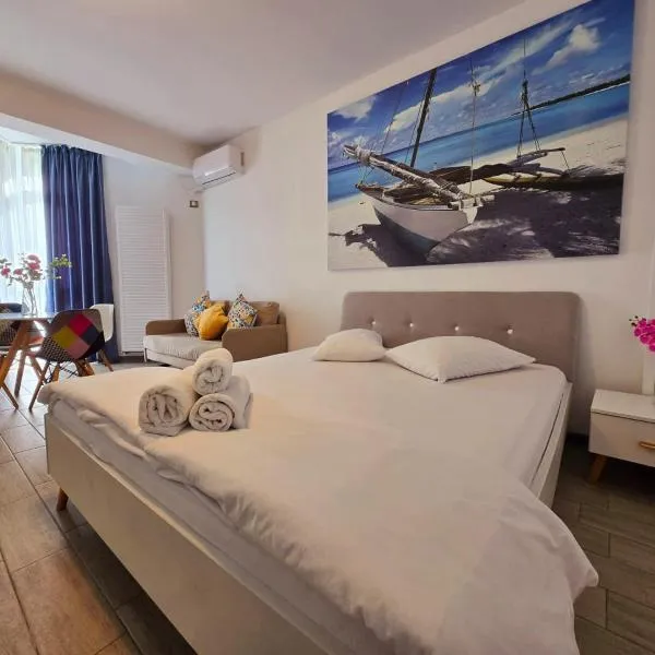 Family Studio - Beach Pool & Spa Resort prima linie, hotel en Năvodari