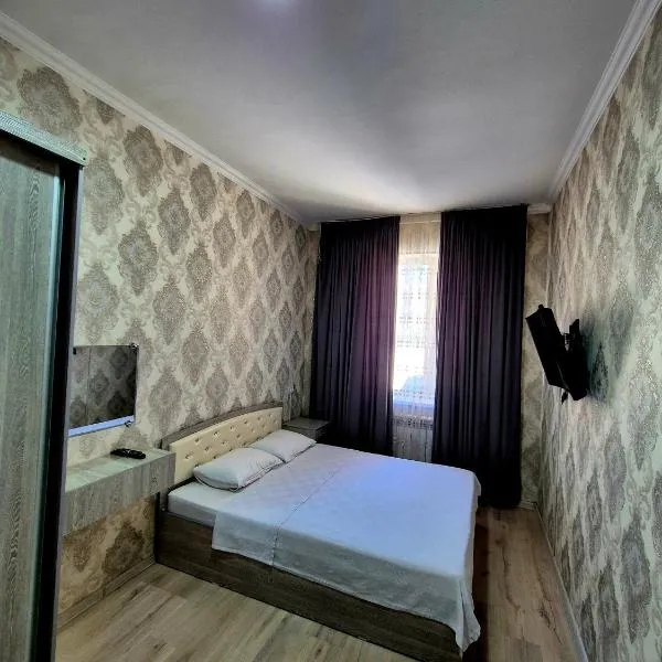 One-Bedroom Apartment, hotel i Fergana