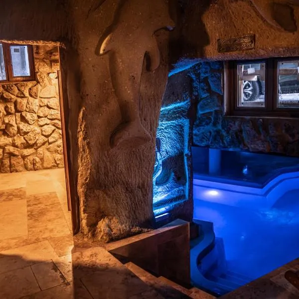 Cappadocia Nar Cave House & Swimming Pool、ネヴシェヒルのホテル