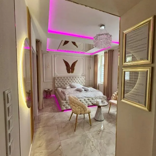 Apartament "Angel Wings Luxury" Centrum z dużą wanna dla Dwojga, hotel in Gniezno