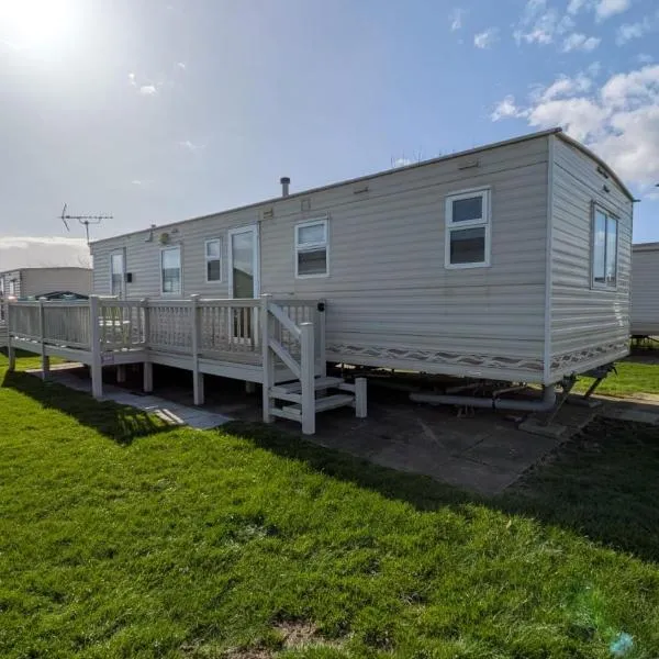 4 berth 2 bedroom at Northshore holiday park Skegness, hotel in Winthorpe