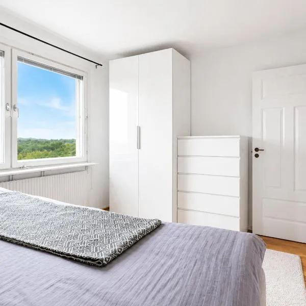 Room in apartment with shared facilities โรงแรมในสต็อกโฮล์ม