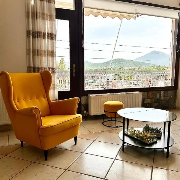 Lemon & Light Bright Apartment with View and Fireplace, hotel di Meligalás