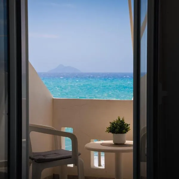 Hotel Nefeli with Sea View in Kalamaki, хотел в Каламаки