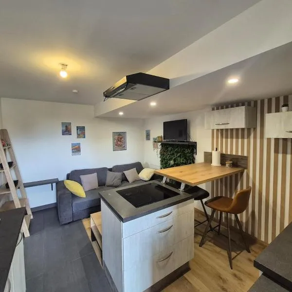 Cocon moderne et chaleureux, hotel u gradu 'Craon'