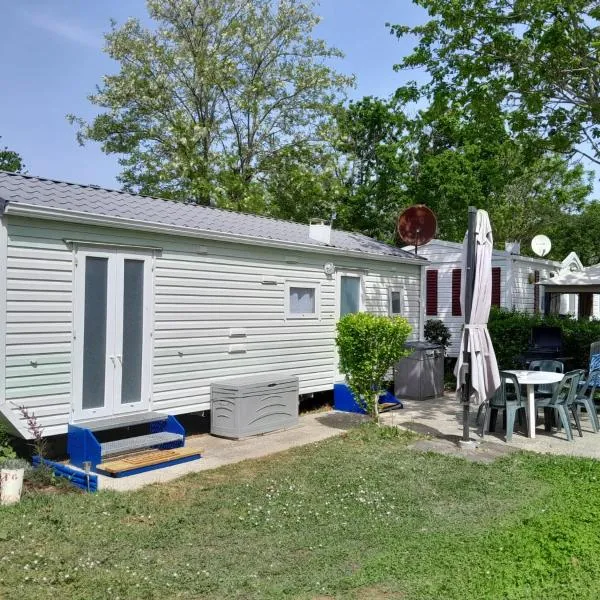 Viesnīca Mobil home camping 3 étoiles les Tamaris pilsētā Senpjēra Deolerona