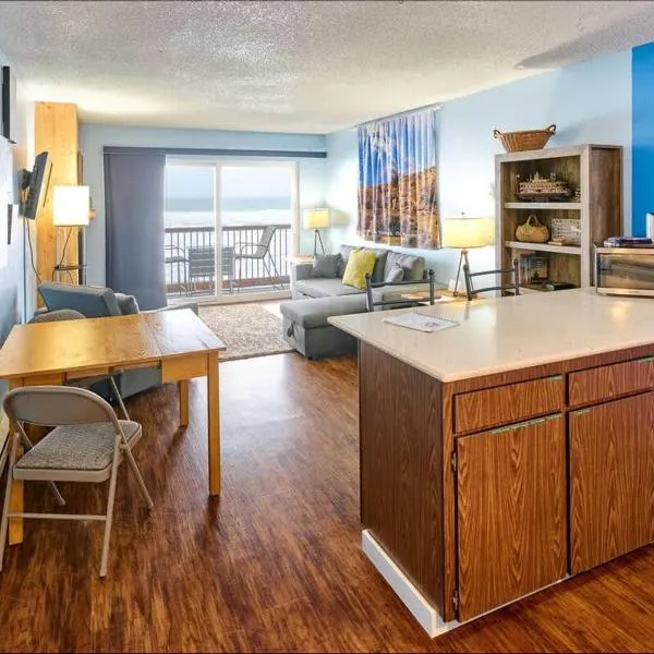 Lovely Oceanfront Condo -Top Floor - Pet Friendly, khách sạn ở Lincoln City