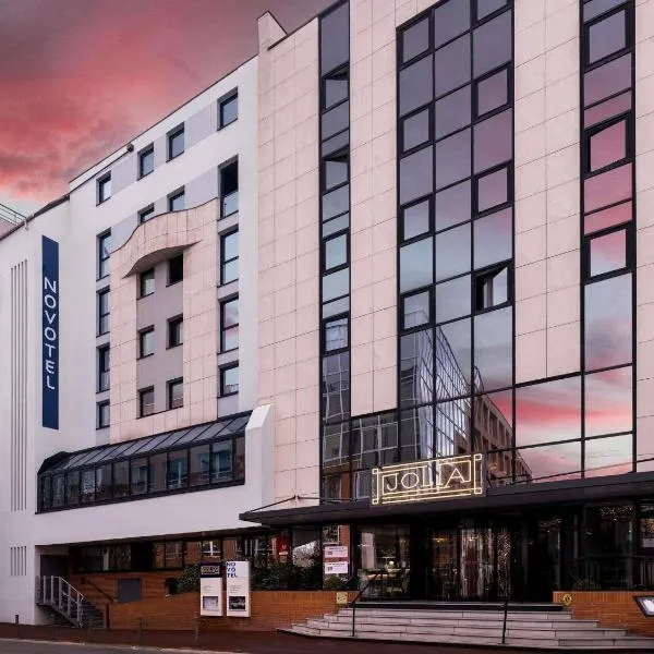 Suresnes में, होटल Novotel Paris Suresnes Longchamp