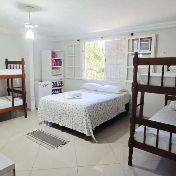 Casa Clorophila, quarto para até 6 hóspedes, hotel in Vila Velha