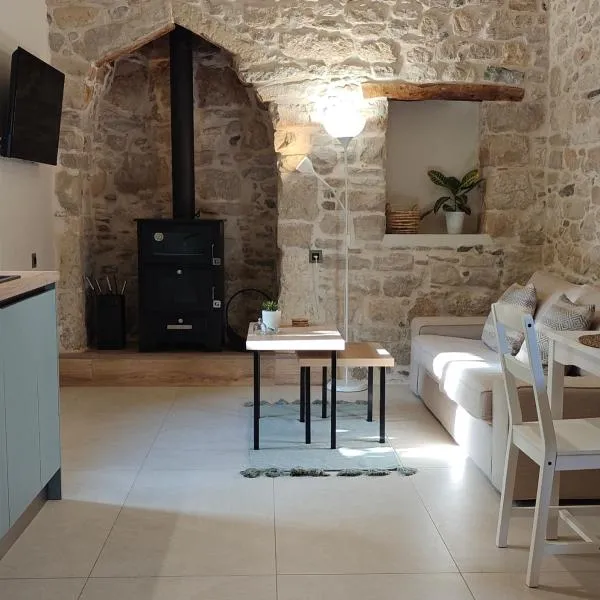 Ellotis Stone Retreat, hotell i Áyioi Dhéka