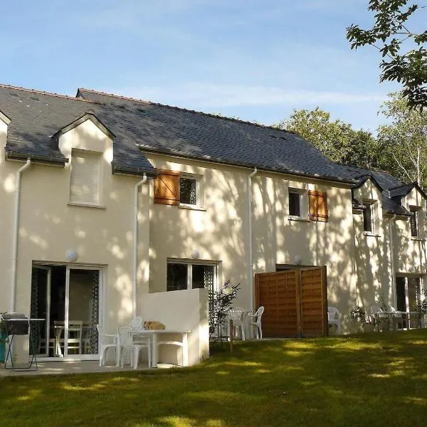Audierne Duplex Cottage for 6, hotel em Audierne