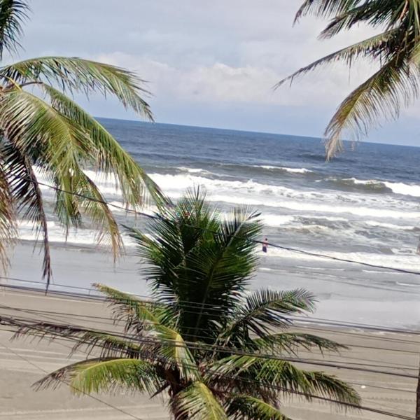 Apto beira mar Mongaguá, vista mar pé na areia