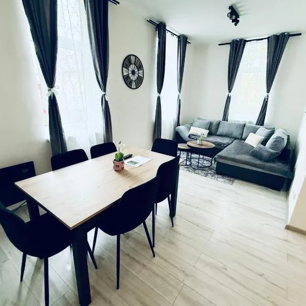 Apartmány 68, מלון בKámen