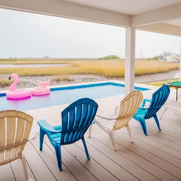 Lagoon-Front Villa Entire space for one group per day, with pool, sauna, dog run, and BBQ, hotel u gradu Čiba