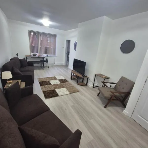 Wigan 3 bed close to amenities, M6, M58, hotel sa Wigan