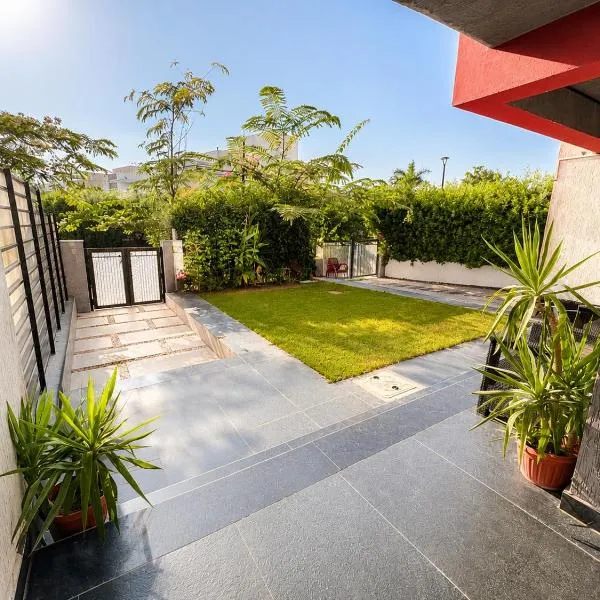 Madinaty - Luxury villa 3 bedrooms with Amazing private garden and free WIFI مدينتي - فيلا فندقيه فاخرة, hotel en Madinaty