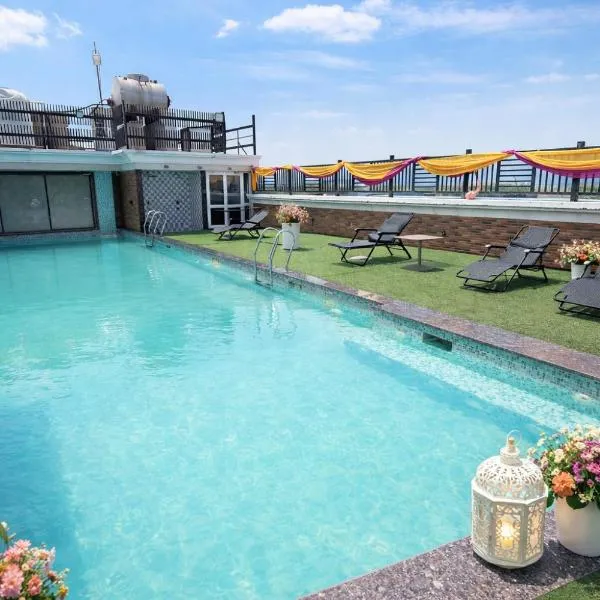 Palmdale Hotel & Resort, hotel en Ambāla