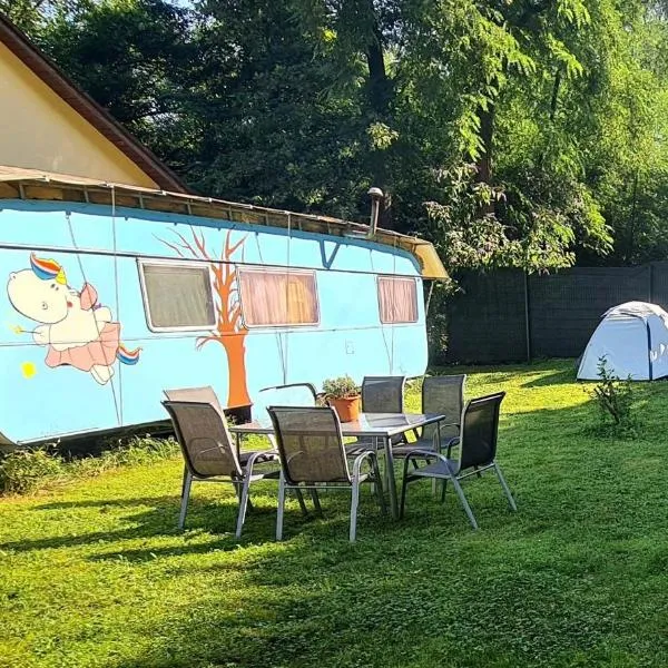 Quiet caravan in nature on Mur cycle path, hotell sihtkohas Feldkirchen bei Graz