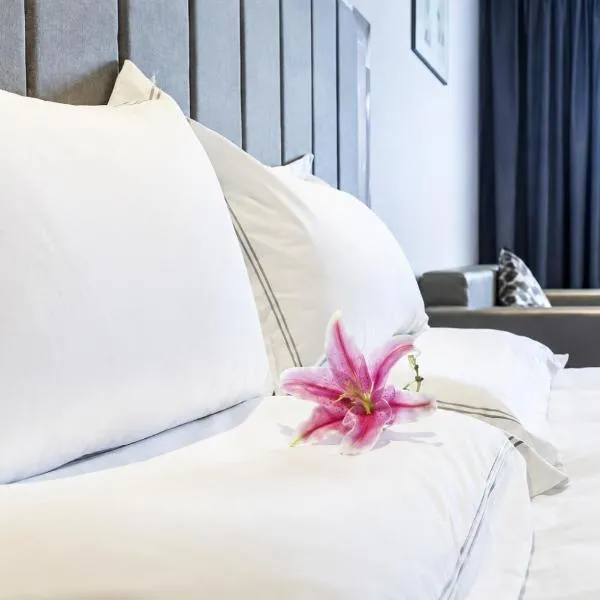 forest villa, breakfast hotel, 6 minutes from Istanbul airport, hotel em Arnavutköy