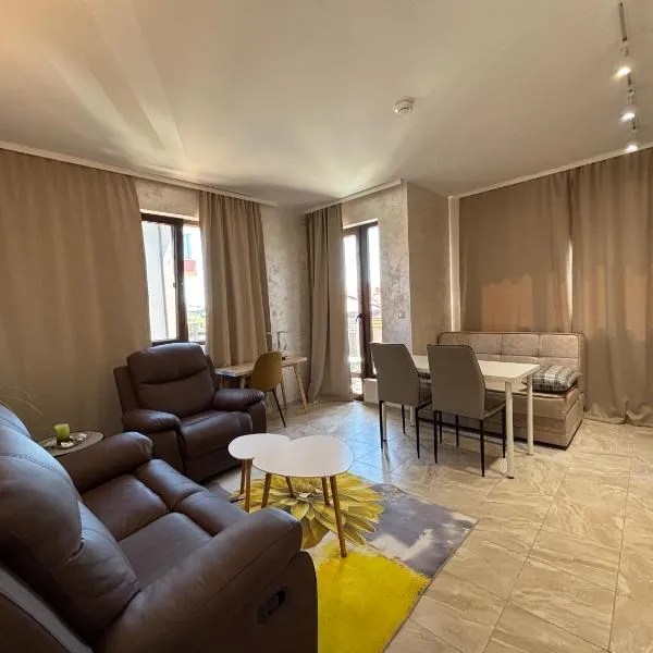 Апартамент Сарафово Романс, hotelli Burgasissa