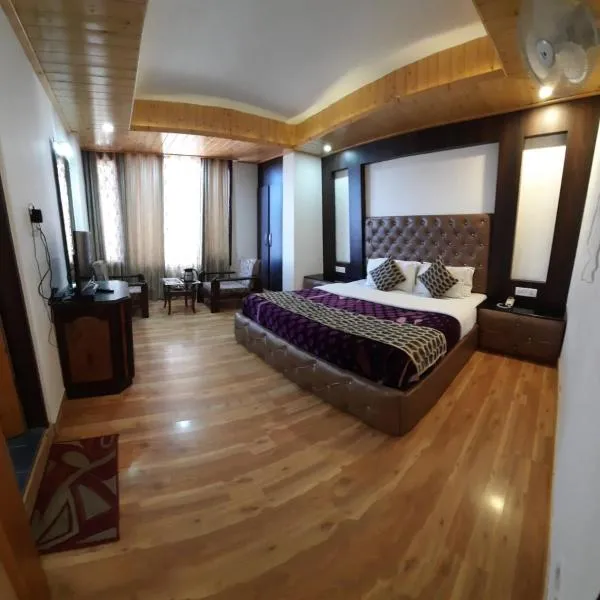 Hotel Lords Regency - Connected to the Mall Road, hotell i Shimla