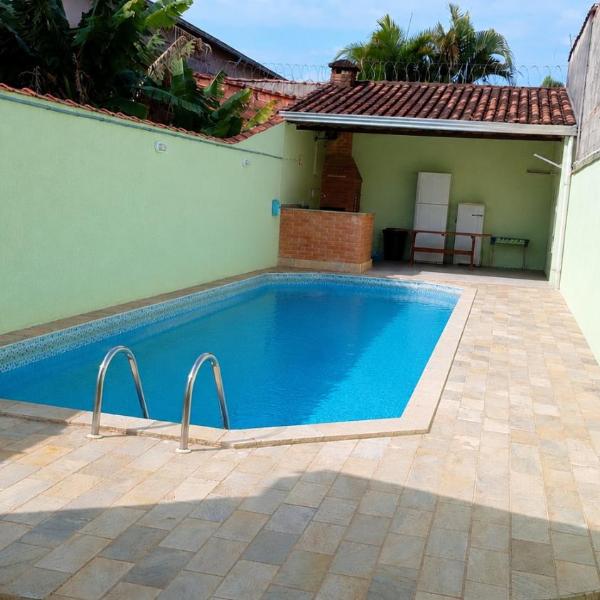 Casa de temporada , com piscina próxima à praia litoral Praia Grande