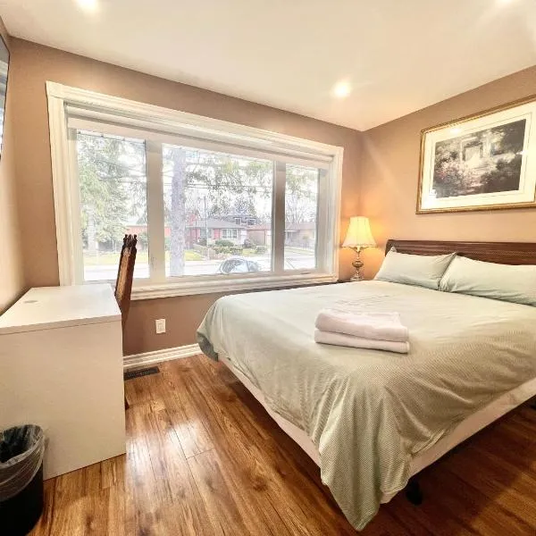 Renovated Rooms 10-min to Finch Subway Near Yonge St, hotel di Toronto