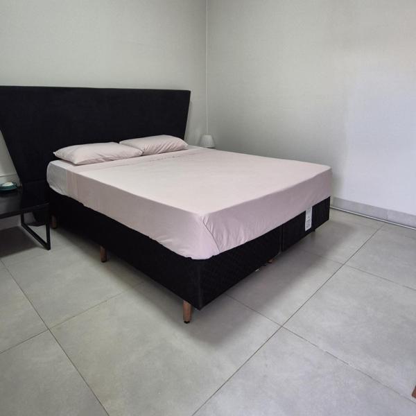 Flat 01 - Zona Sul Prox UMC, Shopping e Pátio Vinhedos
