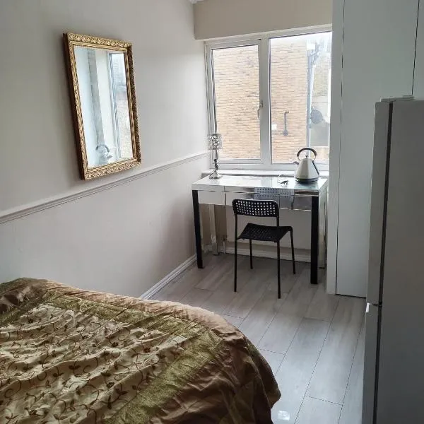 Murston Double Room, hotel in Kent