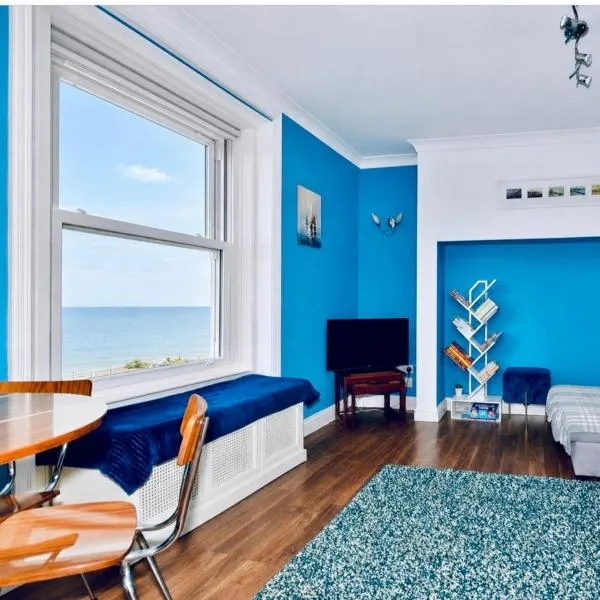 Margate sea views, new flat, beach & cafés centre!, hotel u gradu 'Margate'