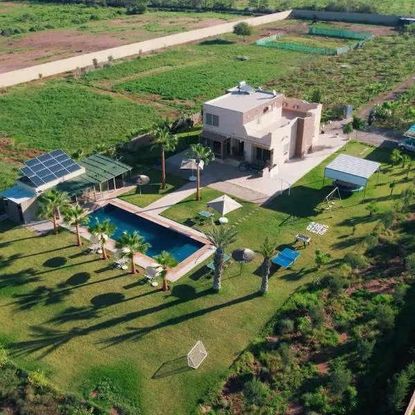Peaceful Family Villa on a Farm with Private Pool and Stunning Mountain Views, готель у місті Агадір
