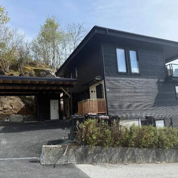 Viesnīca Modern Apartment in Osøyro near Bergen pilsētā Osøyro