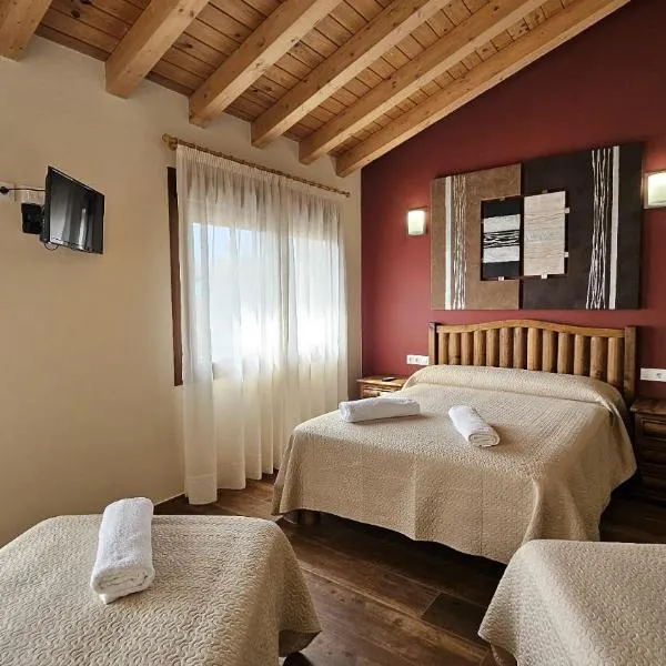 La Nava Suites, hotel en Navaluenga