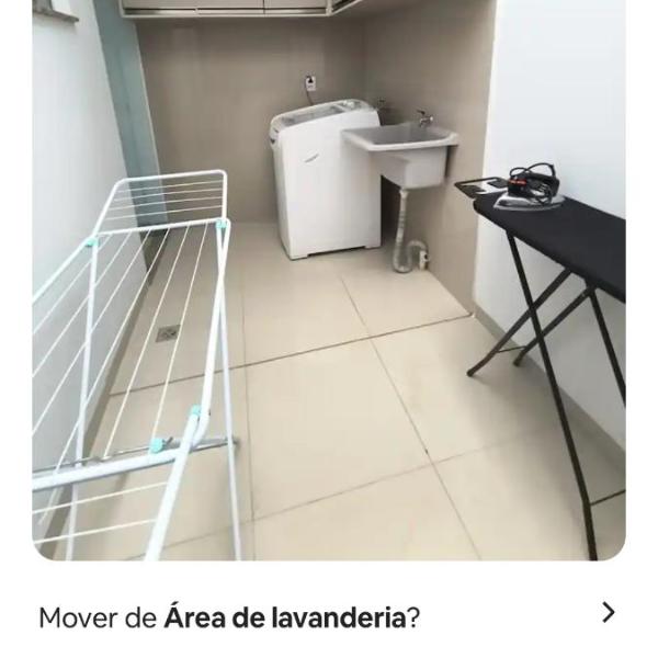 Casa 2 quartos em frente ao Hospital Regional