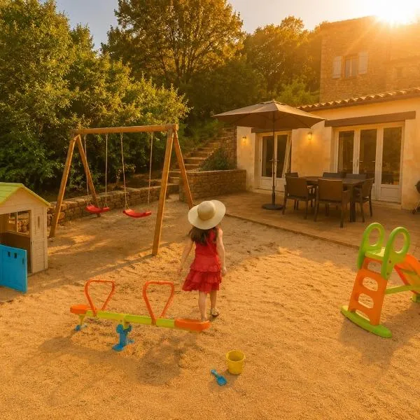 Gîte Le Vélo Bleu - Airco & Parking, hotel u gradu Sarla la Kaneda