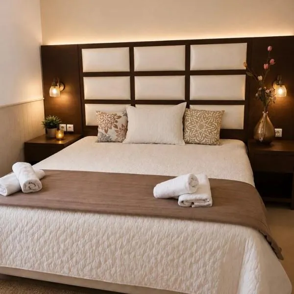 ICON Luxury Apartemnts Close to the Sea, hotel Aszprováltában