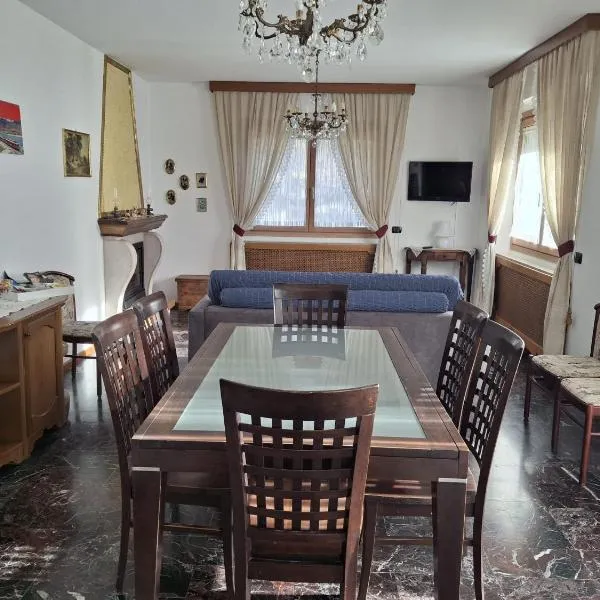 Retica Tirano garage EV Station & Biliards BBQ e private Parking, Hotel in Tirano