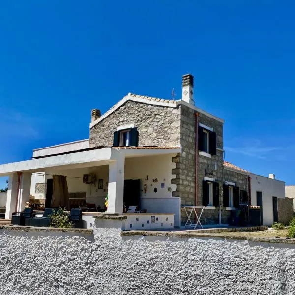 Sweet Home Spalmatore, hotel en Carloforte