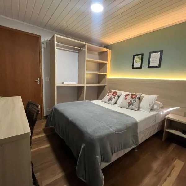 Queiroz Palace Hotel, hotel en Siqueira Campos