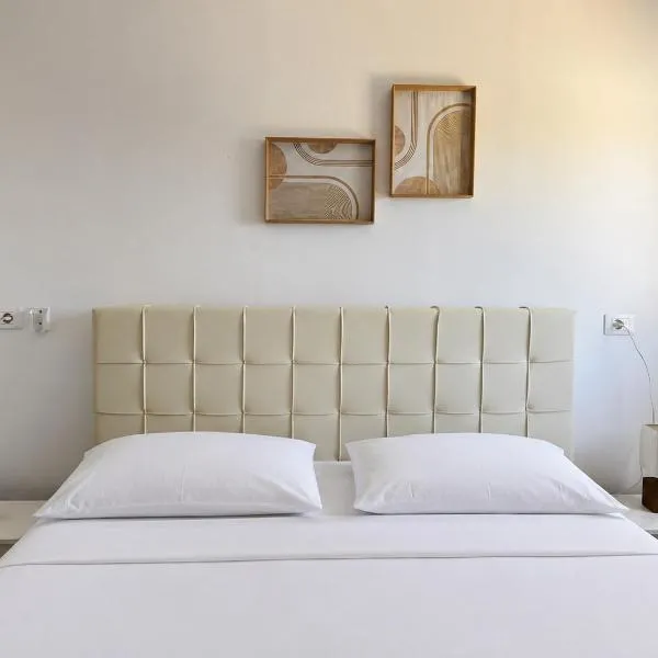 Summer Home, hotel di Gjilek
