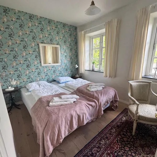 Skelby Præstegård værelse 5, hotel Gedserben