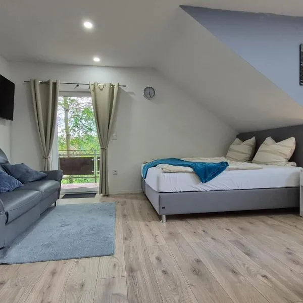 Reload Apartments - FeWo1 im Remmeker Feld โรงแรมในAbádszalók