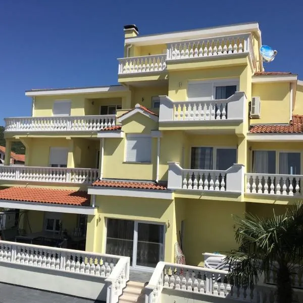 Apartments Jareb, hotel v Tribunji