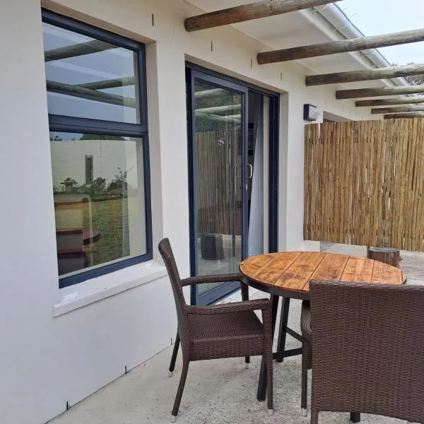 5 Ysterklip Close, Hermanus, hotel in Hermanus