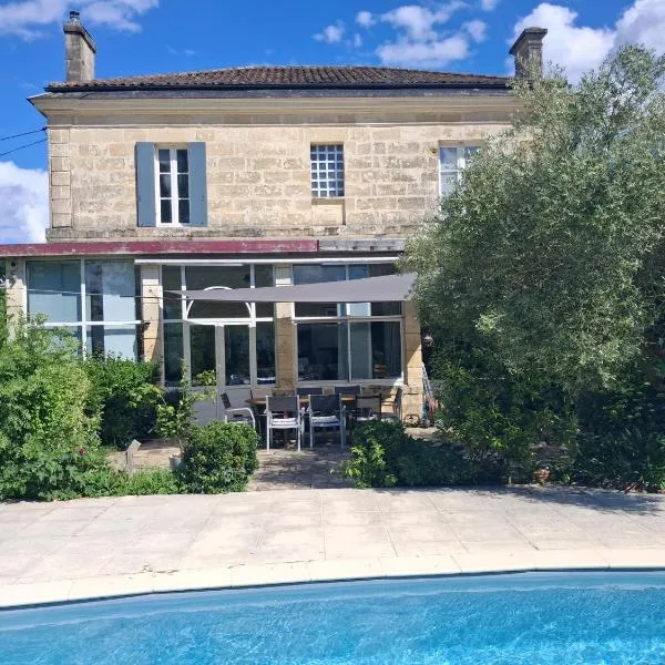 L'entre deux M: Saint-Loubès şehrinde bir otel