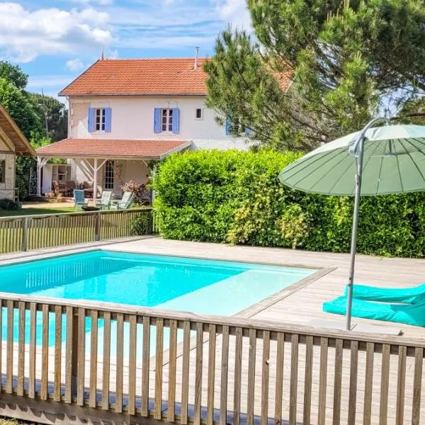 Grande Maison dans les Landes pour 10 pers avec piscine et salle escalade unique, khách sạn ở Lue