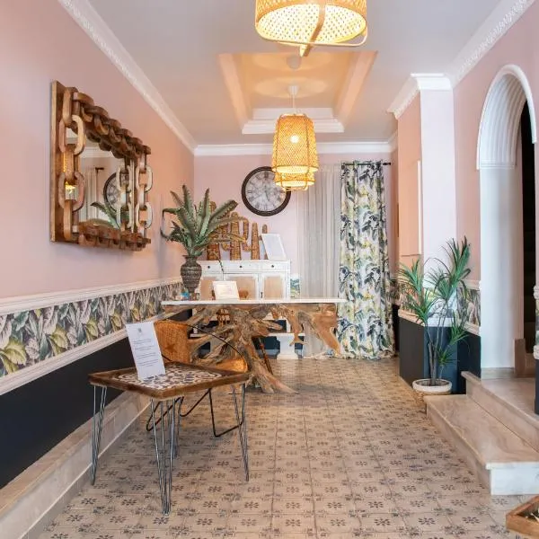 Parthenon Art Executive Wing-Seaside Collection, hotel in Olympic Beach