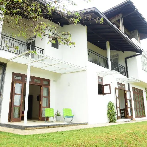 Ayurishi Villa, hotel in Hikkaduwa