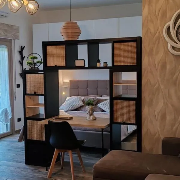 Mini loft moderno di fronte Zoomarine, viešbutis mieste Torvaianica